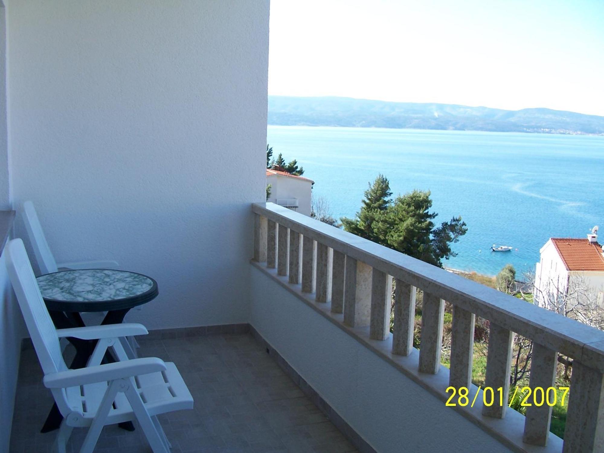 Apartments Perdijic Nemira Omiš Exterior foto